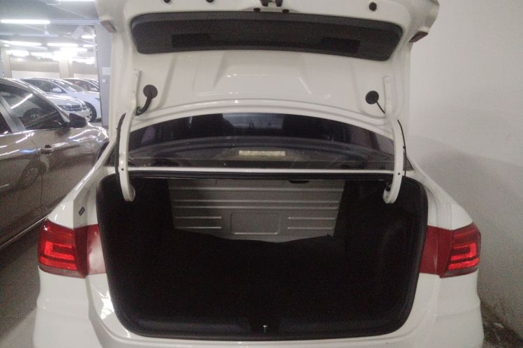 Volkswagen Santana 2019 صورة سيارة #19