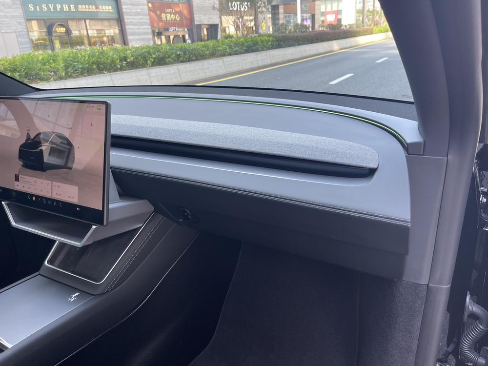 Tesla Model Y 2026 #10 Tesla Model Y 2026 صورة سيارة #10