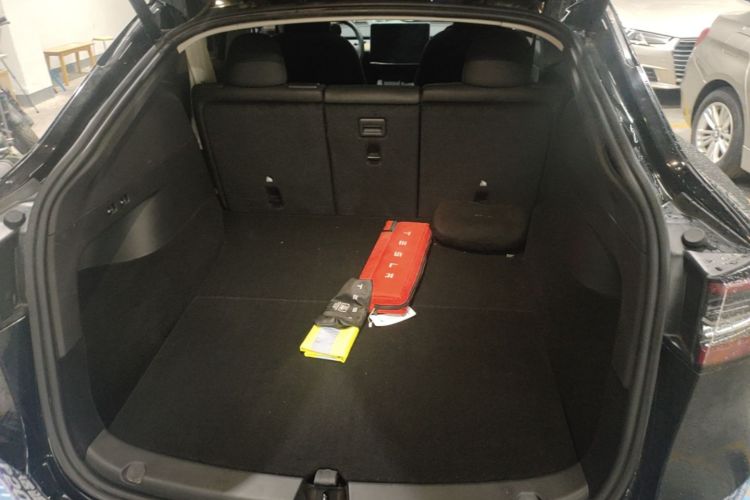 Tesla Model Y 2023 #19 Tesla Model Y 2023 car image #19