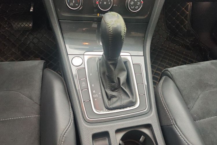 Volkswagen Golf 2019 imagen de coche #15