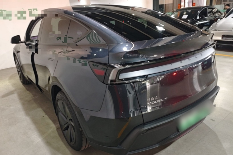 Tesla Model Y 2025 #5 Tesla Model Y 2025 immagine di auto #5