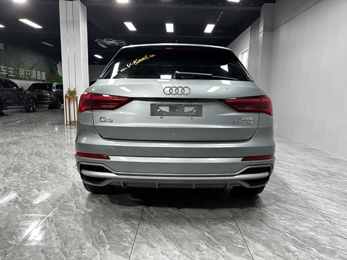 Audi Q3 2021 car image #8