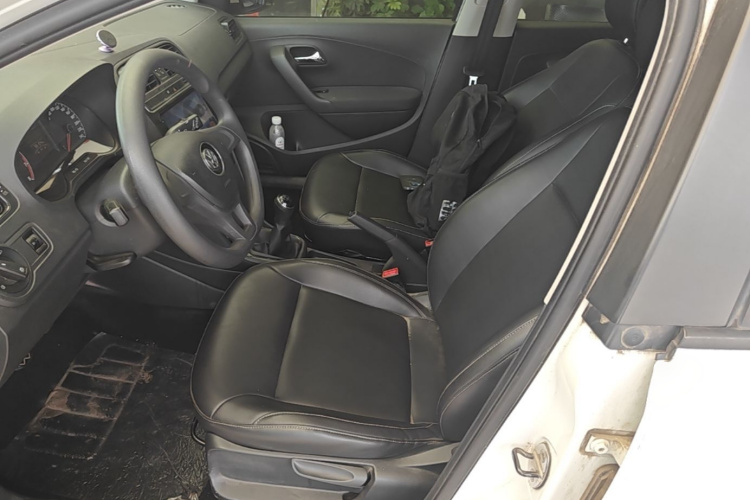Volkswagen Polo 2016 car image #15
