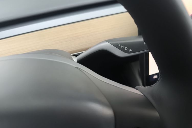 Tesla Model Y 2022 car image #14