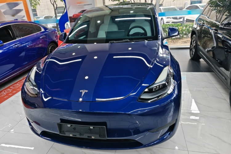 Tesla Model Y 2022 car image #3