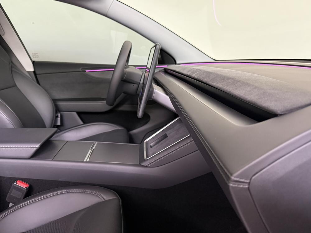 Tesla Model Y 2025 car image #13