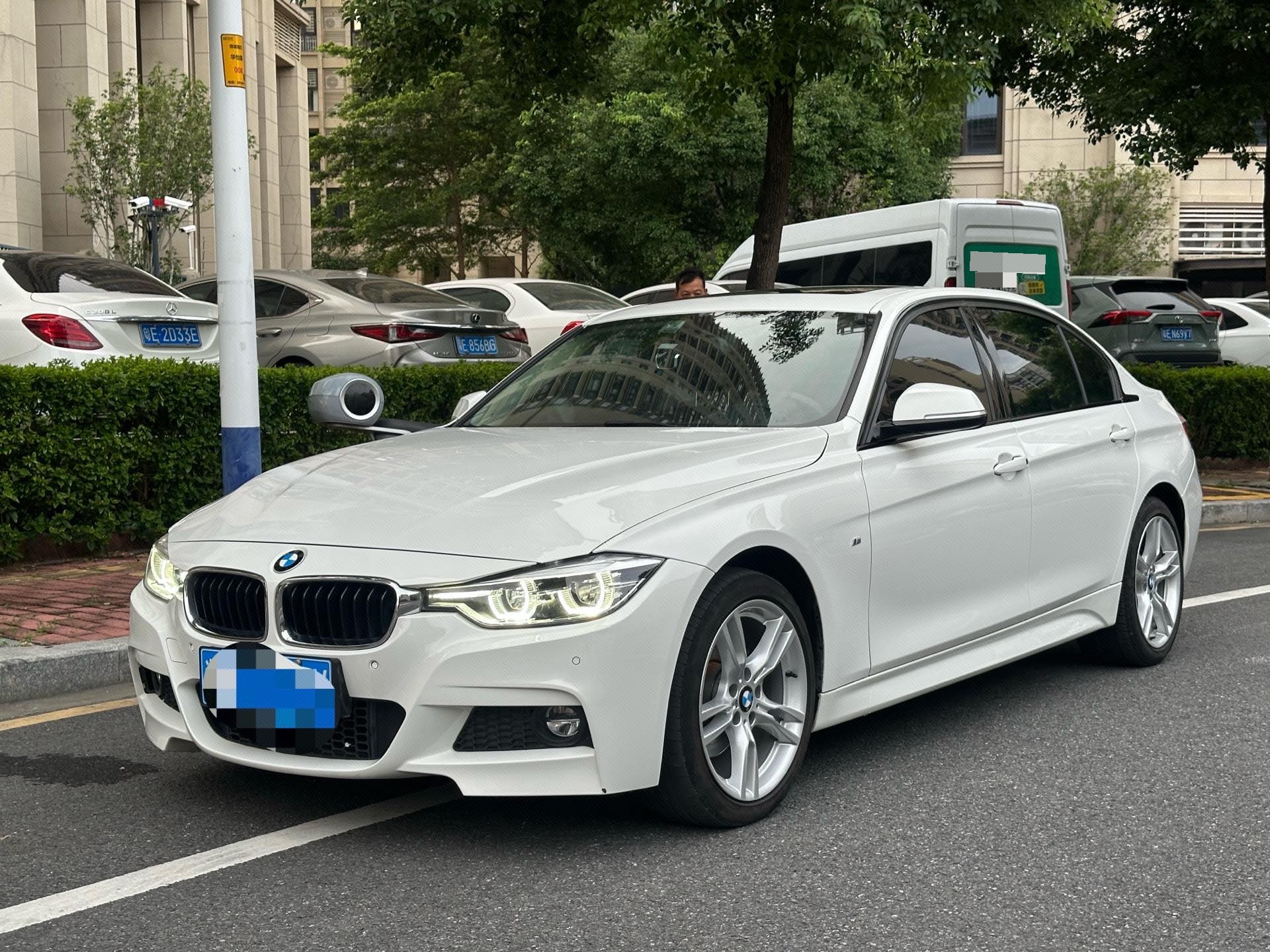 BMW 3 Series 2018 BMW 3 Series 2018 car image