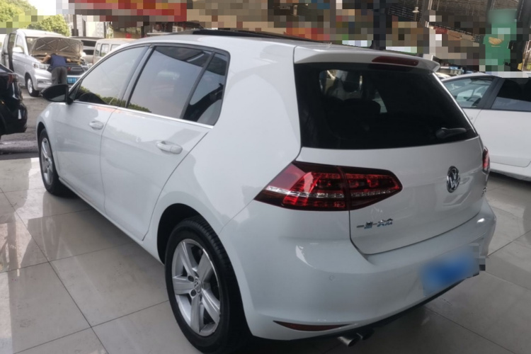 Volkswagen Golf 2017 car image #7