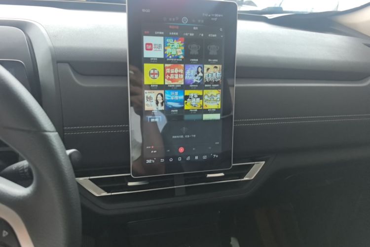 BYD Yuan New Energy 2019 car image #13