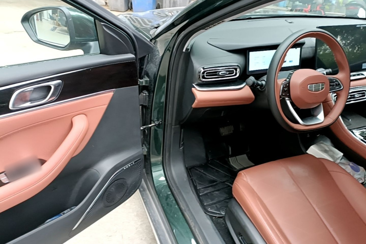 GEELY Emgrand 2025 #16 GEELY Emgrand 2025 car image #16