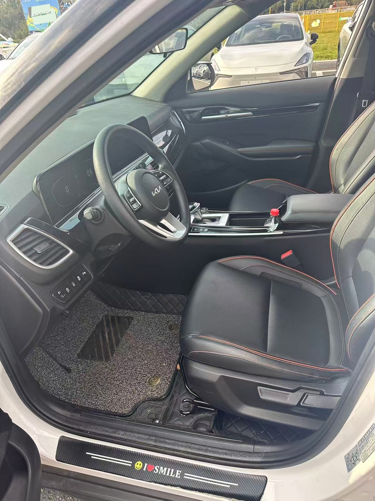Kia Seltos 2023 imagen de coche #7