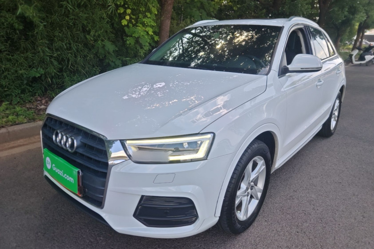 Audi Q3 2017 car image #2