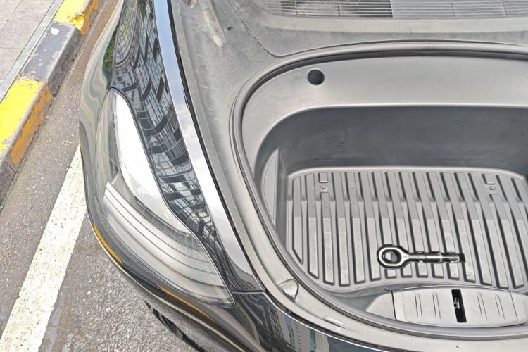 Tesla Model 3 2021 car image #28