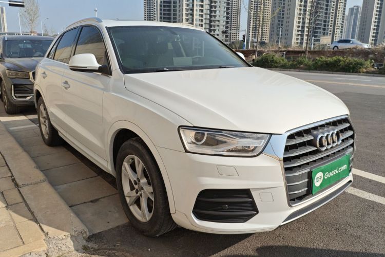 Audi Q3 2018 car image #6