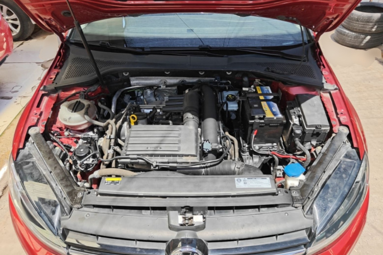 Volkswagen Golf 2019 car image #20