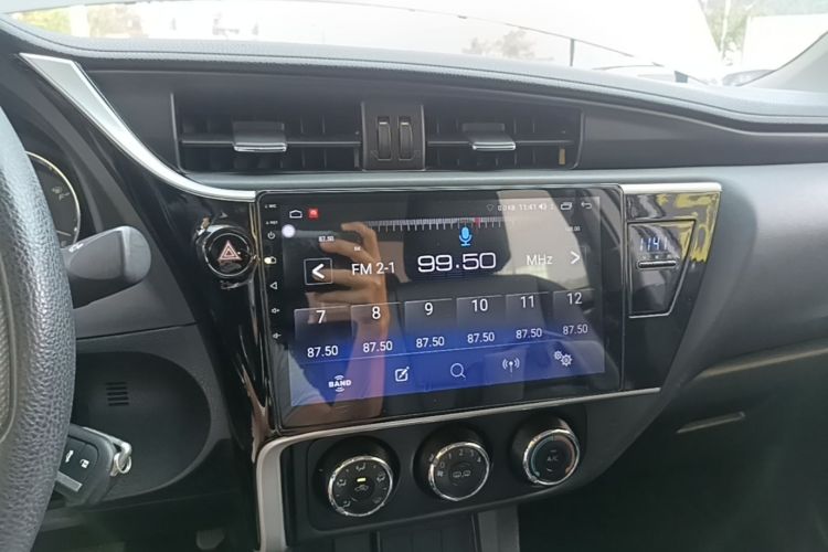 Toyota Corolla 2018 #13 Toyota Corolla 2018 car image #13
