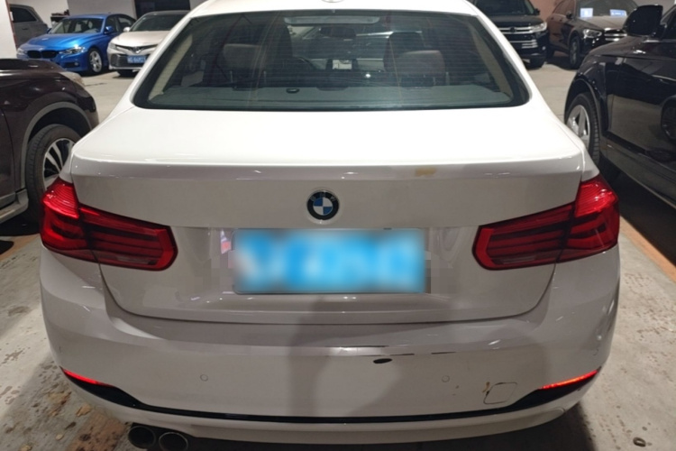 BMW 3 Series 2018 car image #6