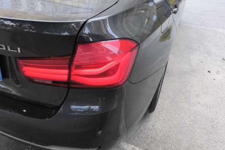 BMW 3 Series 2017 #8 BMW 3 Series 2017 car image #8