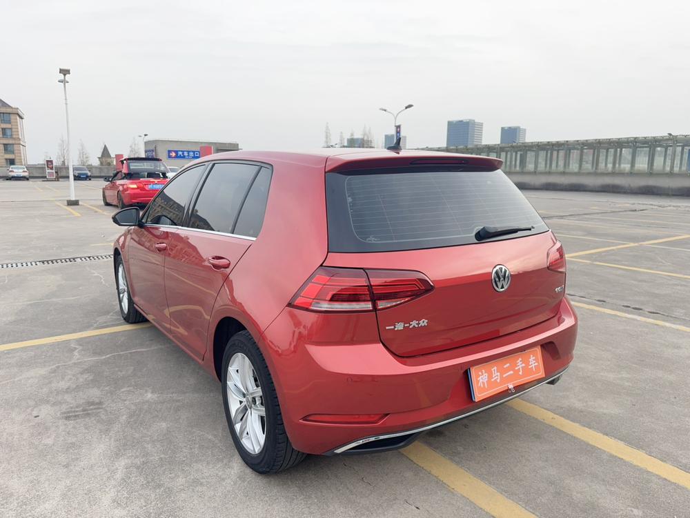 Volkswagen Golf 2019 car image #5