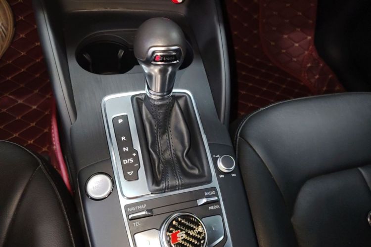 Audi A3 2019 car image #14