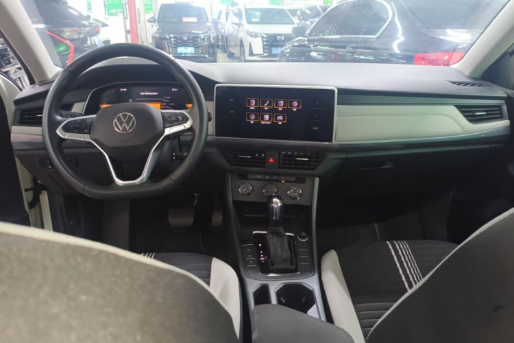 Volkswagen Bora 2023 car image #10