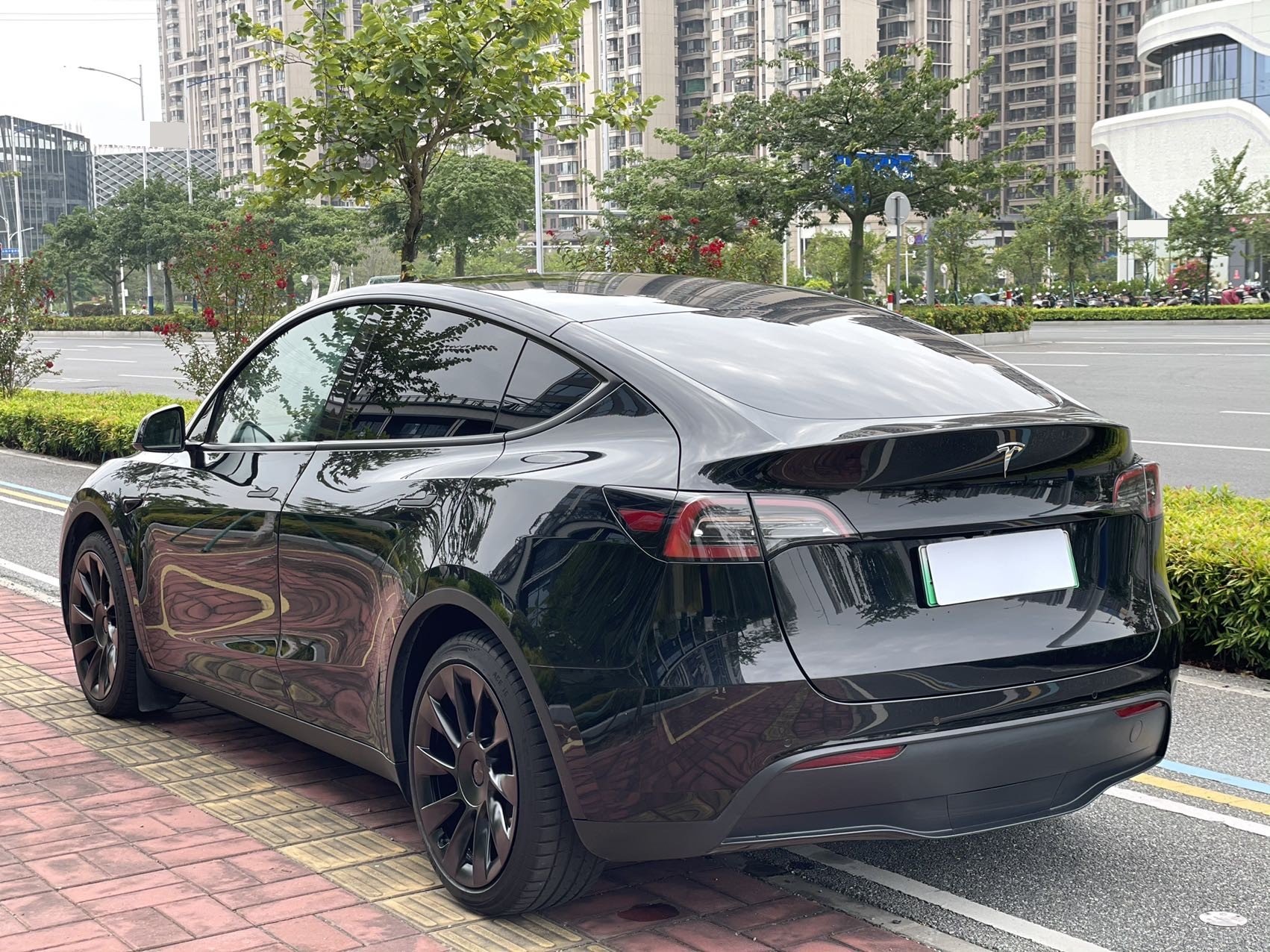 Tesla Model Y 2021 #8 Tesla Model Y 2021 car image #8