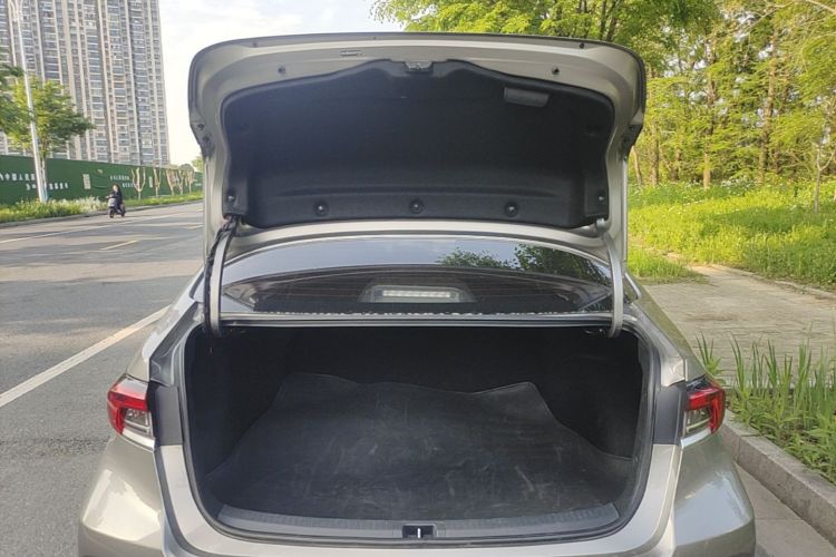 Toyota Corolla 2020 immagine di auto #19