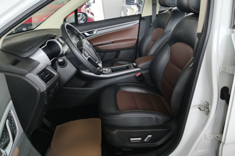 GEELY Emgrand GS 2018 car image #15