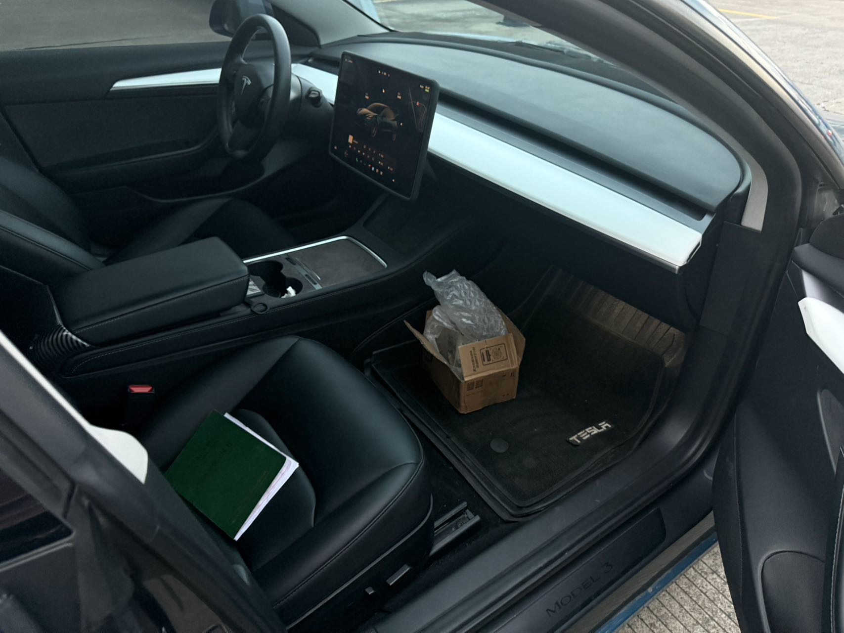 Tesla Model 3 2023 car image #5