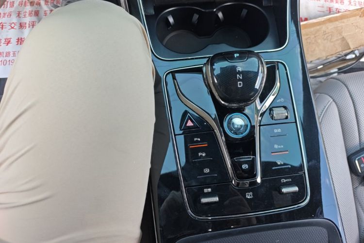 BYD Han 2024 car image #14