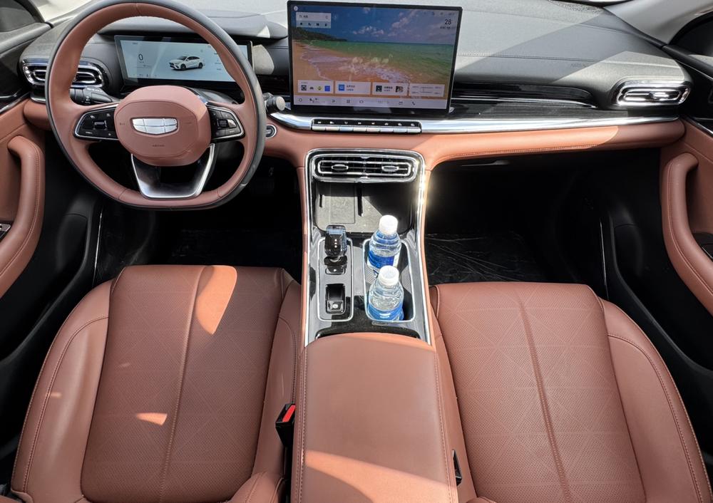 GEELY Emgrand 2025 #13 GEELY Emgrand 2025 car image #13
