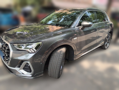 Audi Q3 2023 car image 