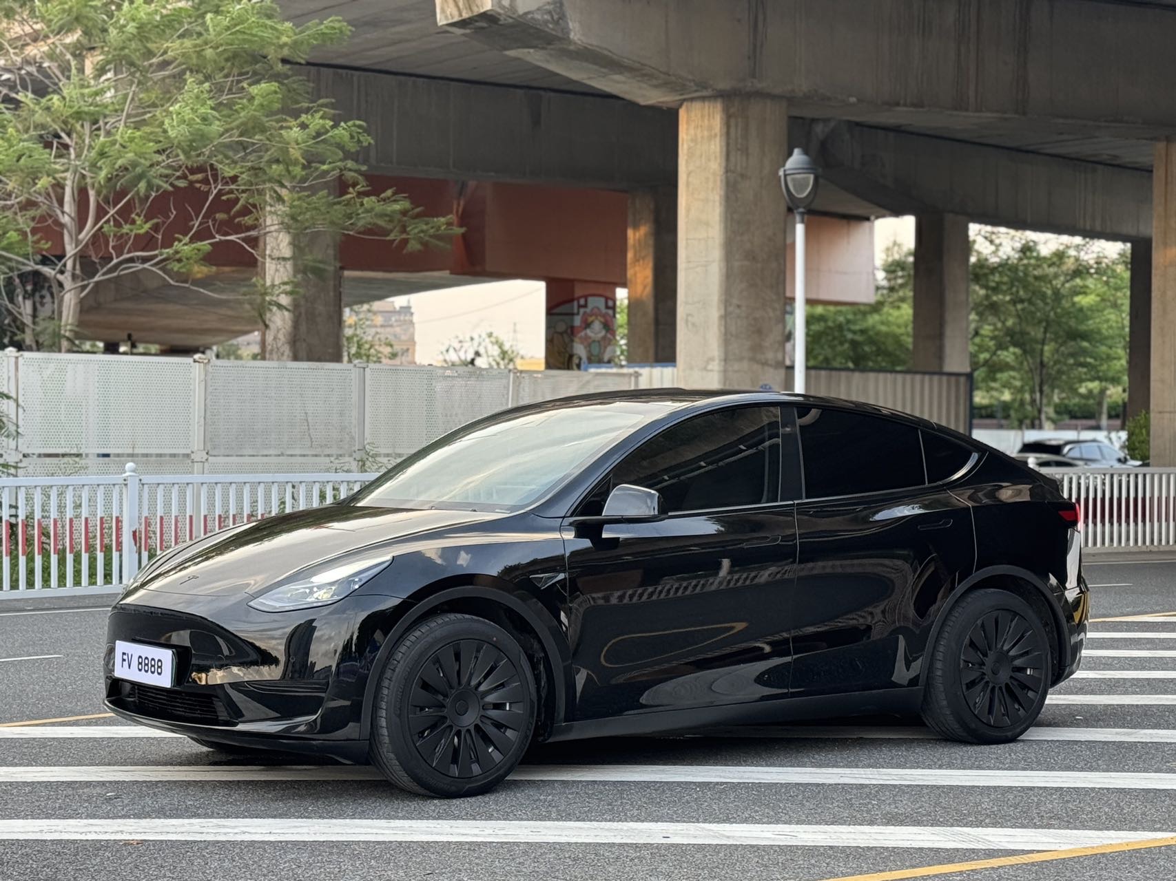Tesla Model Y 2023 Tesla Model Y 2023 car image
