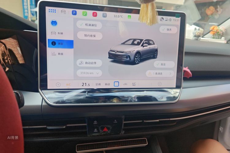 Volkswagen Golf 2025 car image #15