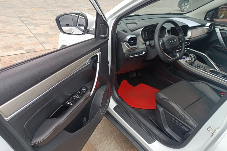 GEELY Coolray 2019 car image #12