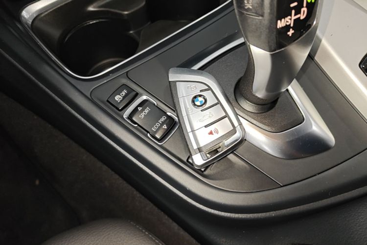 BMW 3 Series 2015 #9 BMW 3 Series 2015 car image #9