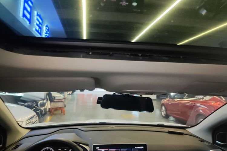 GEELY Coolray 2022 car image #18