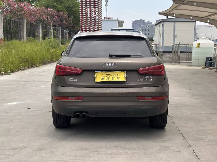 Audi Q3 2016 car image #8