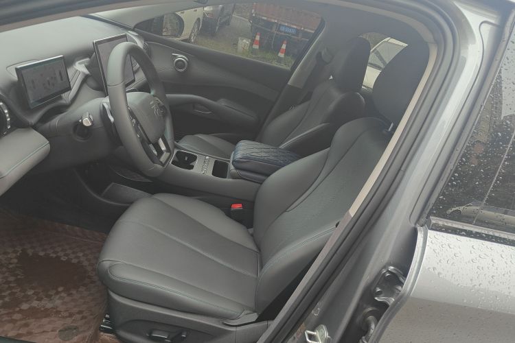 BYD Yuan Plus 2025 immagine di auto #15