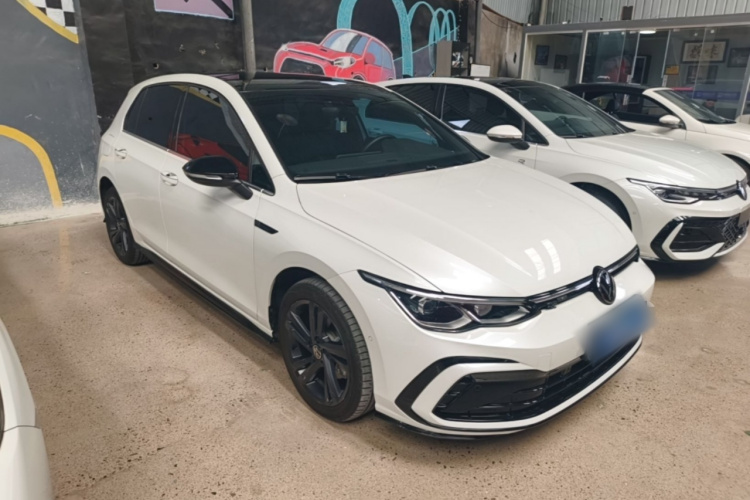 Volkswagen Golf 2023 car image #4