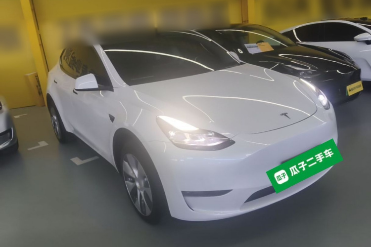 Tesla Model Y 2023 #4 Tesla Model Y 2023 car image #4
