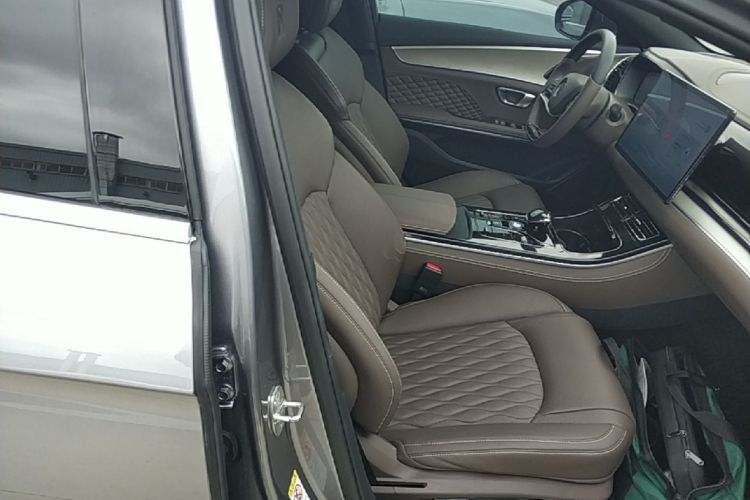 BYD Han 2023 car image #24