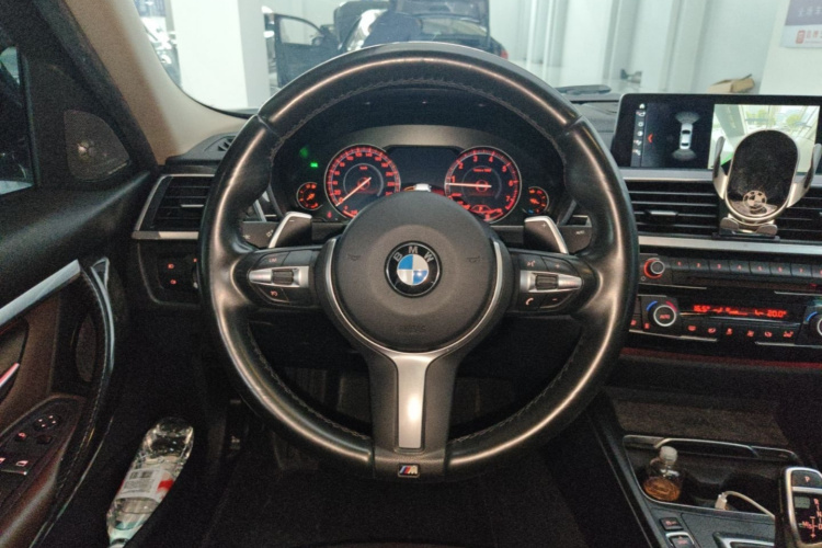 BMW 3 Series 2018 #15 BMW 3 Series 2018 car image #15