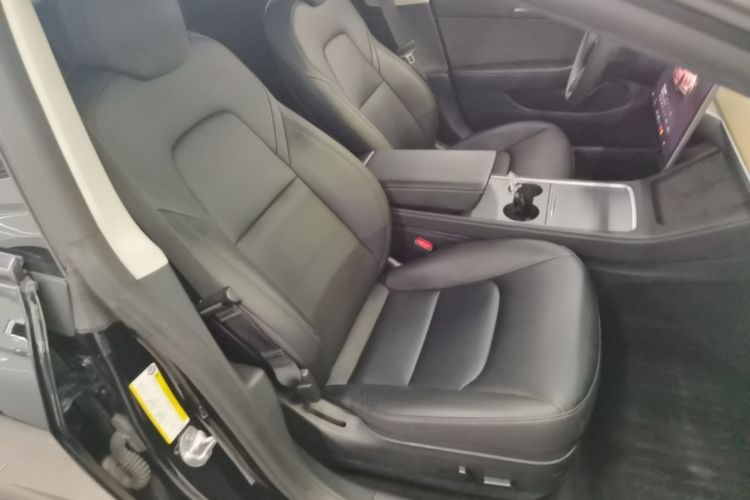 Tesla Model 3 2023 car image #24