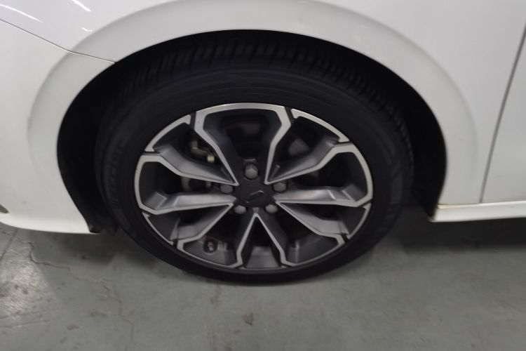 GEELY Binray 2021 immagine di auto #9