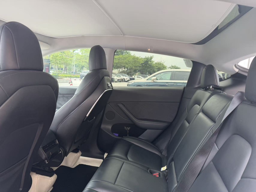Tesla Model Y 2022 #5 Tesla Model Y 2022 car image #5