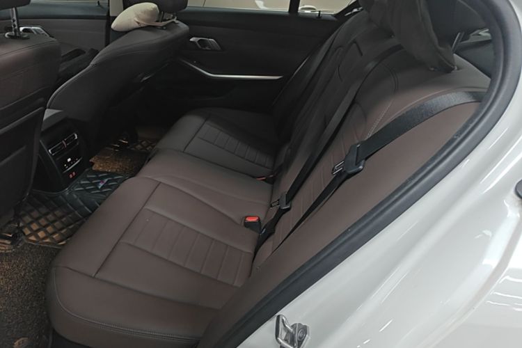 BMW 3 Series 2021 car image #13