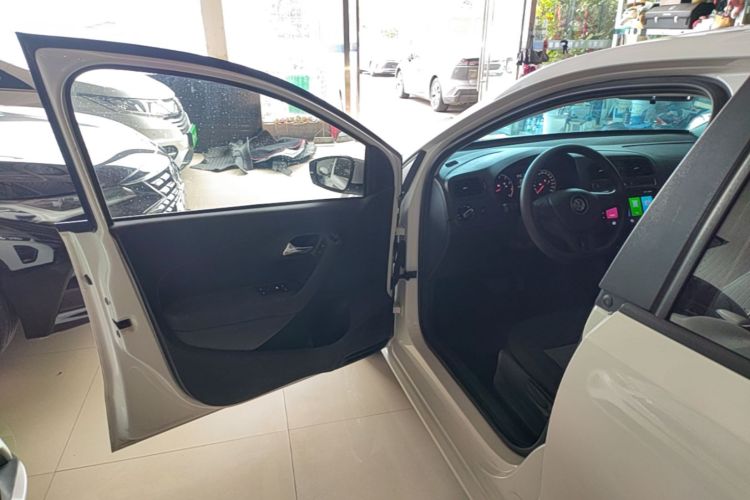 Volkswagen Polo 2019 #16 Volkswagen Polo 2019 car image #16
