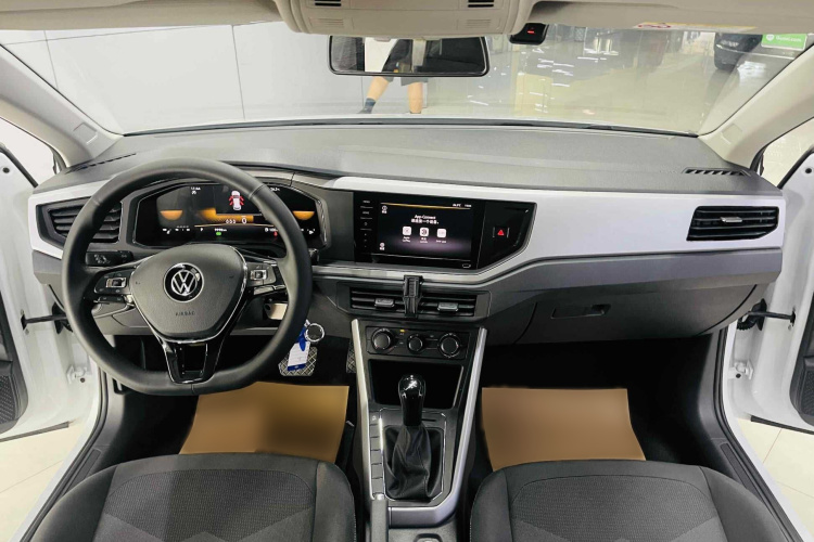 Volkswagen Polo 2023 изображение автомобиля #12