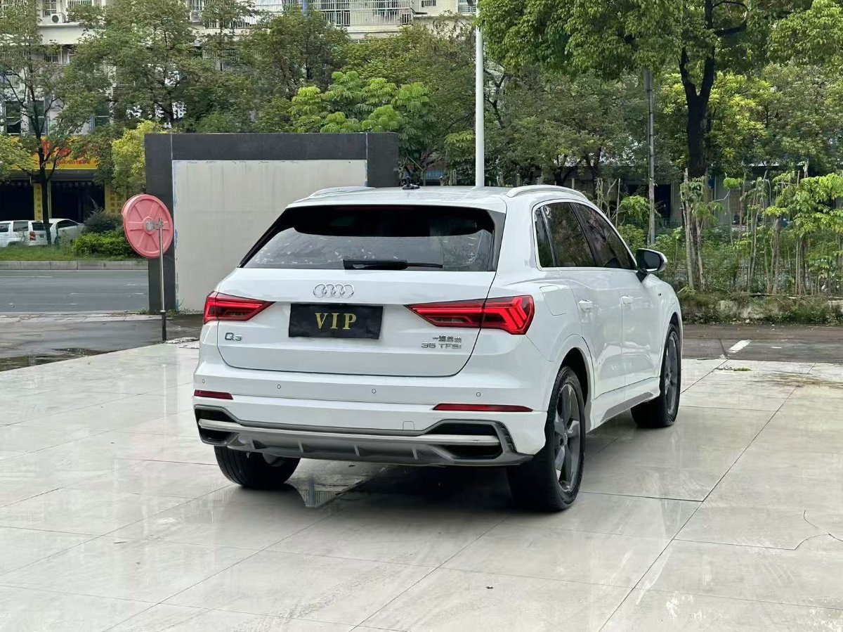Audi Q3 2020 car image #7